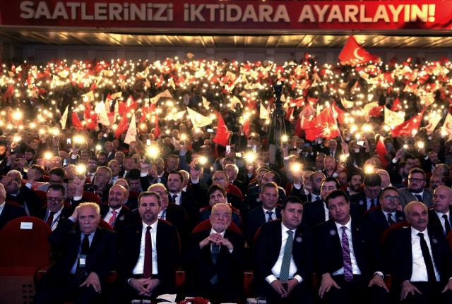 Saadet Partisi'nde Genel Kurul heyecanı! Oyların tamamını aldı