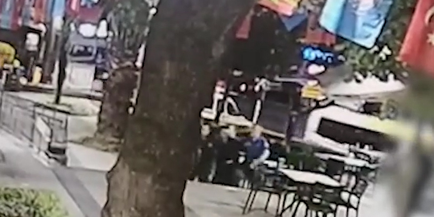 Trabzon'da alkollü şahıs yaptığıyla polisi alarma geçirdi