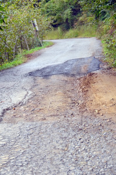 Trabzon'da Şanlı-Pınarlı yolu hizmet bekliyor