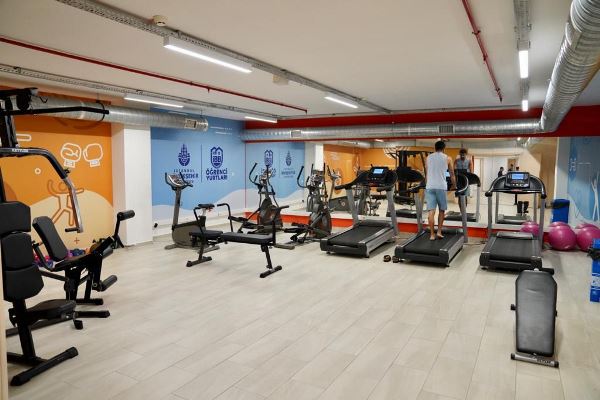 Ekrem İmamoğlu’ndan İBB Yurdu’nda kalan gençlere: “Sizden güç almak istiyoruz”