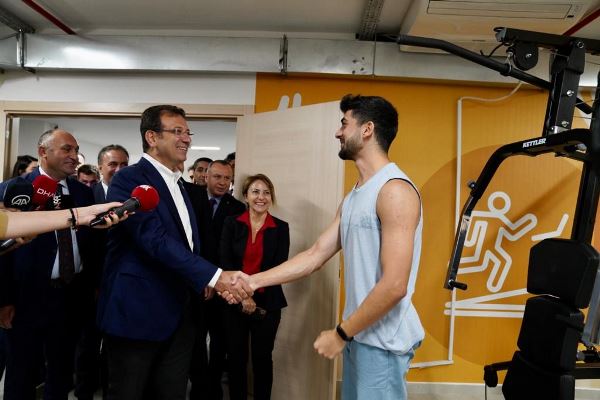 Ekrem İmamoğlu’ndan İBB Yurdu’nda kalan gençlere: “Sizden güç almak istiyoruz”