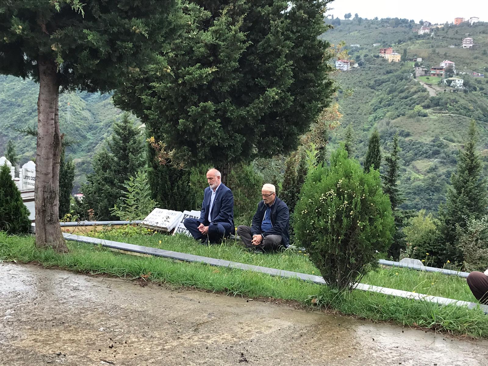 Kenan İskender mezarı başında anıldı