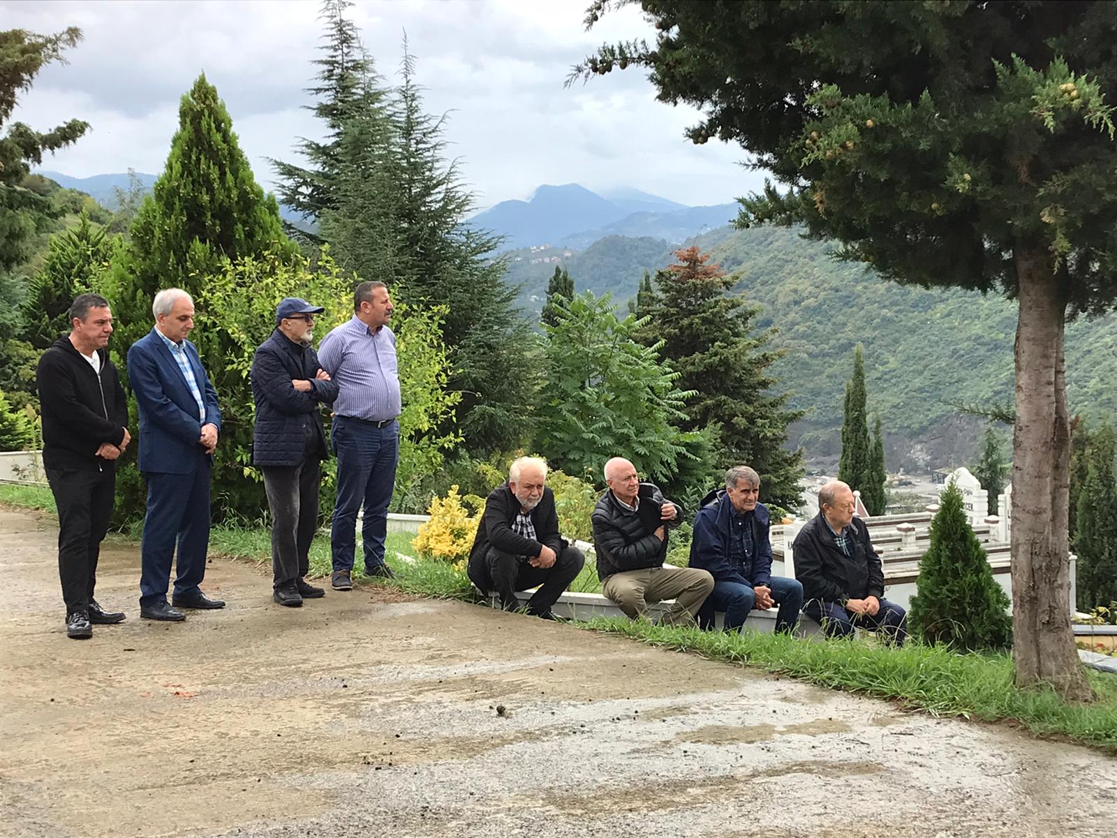 Kenan İskender mezarı başında anıldı