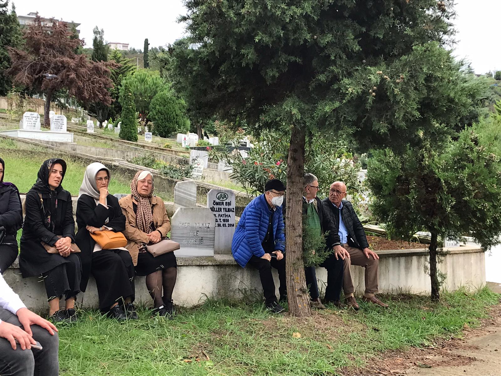 Kenan İskender mezarı başında anıldı