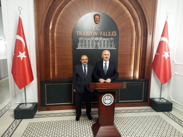 Bakan Karaismailoğlu: “Trabzon’da 20’nin üzerinde devam eden yol projesi var”