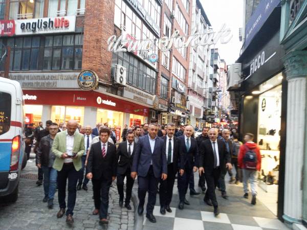 Bakan Karaismailoğlu: “Trabzon’da 20’nin üzerinde devam eden yol projesi var”