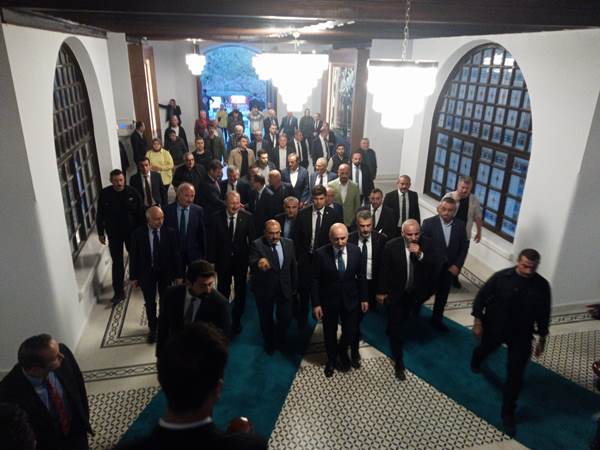 Bakan Karaismailoğlu: “Trabzon’da 20’nin üzerinde devam eden yol projesi var”