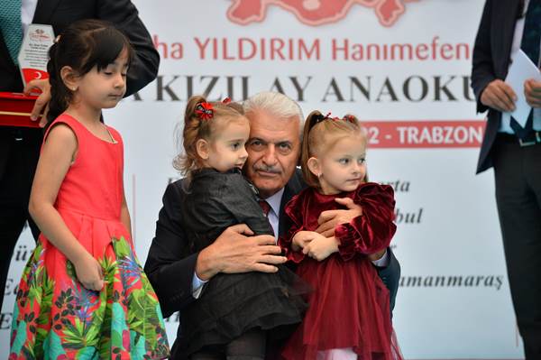 Binali Yıldırım Trabzon'da Fatma Tuna Anaokulunu açtı