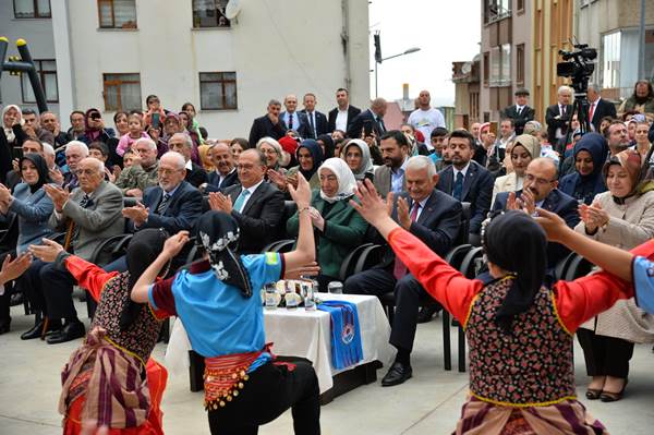 Binali Yıldırım Trabzon'da Fatma Tuna Anaokulunu açtı