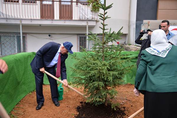 Binali Yıldırım Trabzon'da Fatma Tuna Anaokulunu açtı