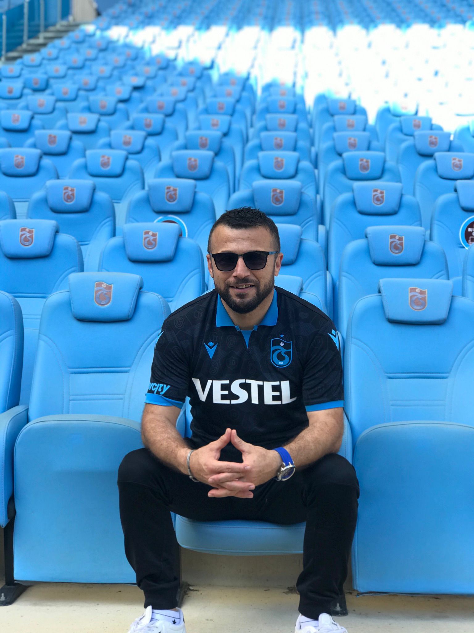 Trabzonspor tribünündeki Fransızca Pankart neden kaldırıldı?