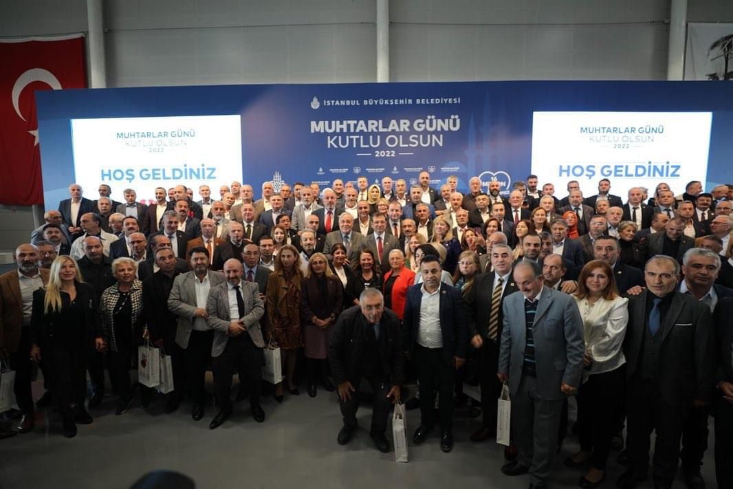 İBB Başkanı İmamoğlu, mahalle muhtarlarıyla bir araya geldi