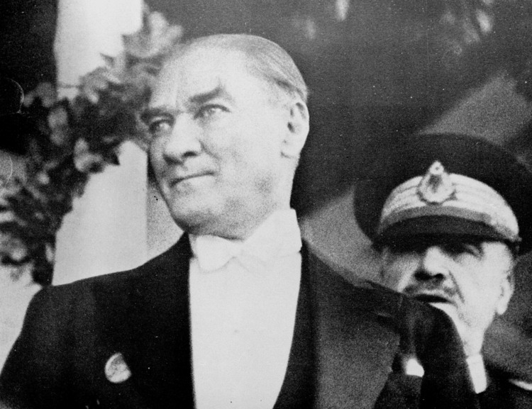 Mustafa Kemal Atatürk! 57 yıllık savaşlarla ve devrimlerle dolu bir hayat