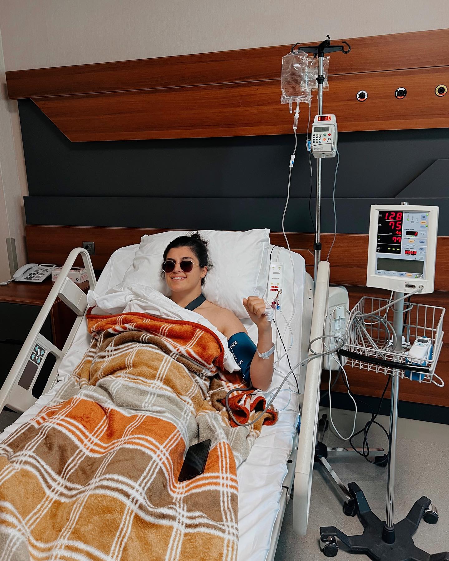 Busenaz Sürmeneli ameliyat oldu