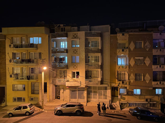 İzmir'de 4,9 büyüklüğünde deprem