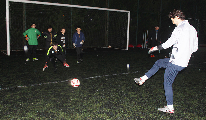 Trabzonspor'un eski futbolcusu futbol akademisi kurdu