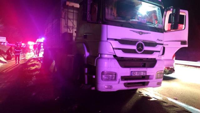 Amasya'da ünlü tiyatrocuları taşıyan minibüs kaza yaptı! Ölü ve yaralılar var