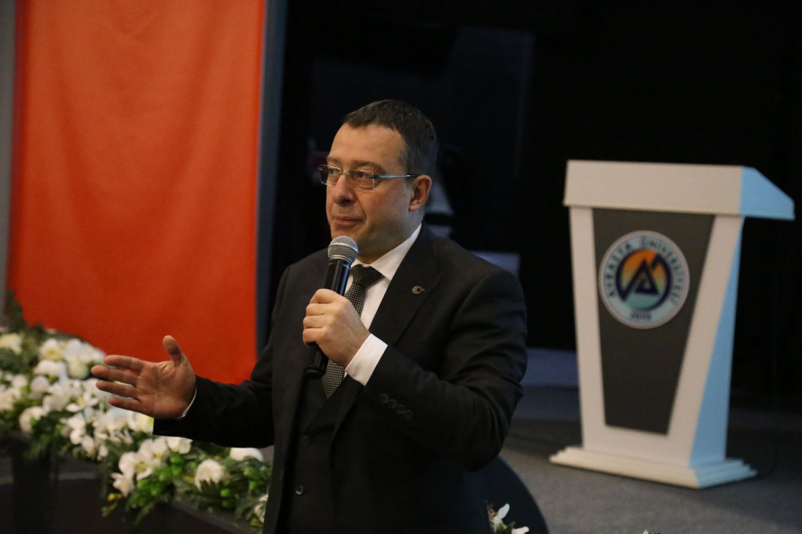 Avrasya Üniversitesi’nde farkındalık için horon halkası oluşturdular