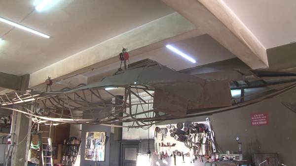 İstanbul'da 'kinetik heykel ustası'ndan 3 metrelik dev silah heykeli