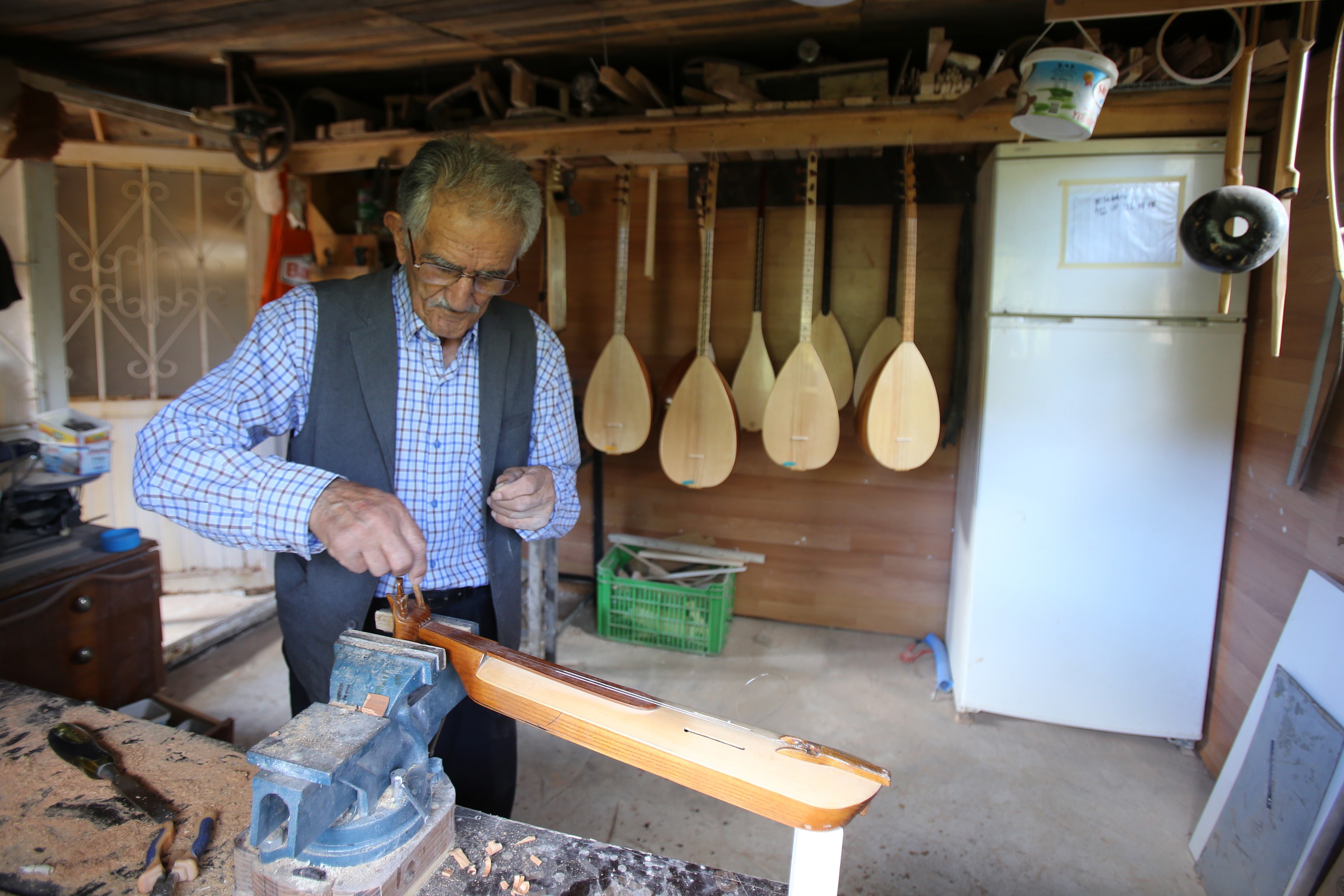 84 yaşında on parmağında on marifet 