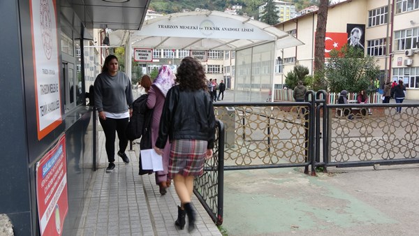 Trabzon'da öğretmenler sınava girdi