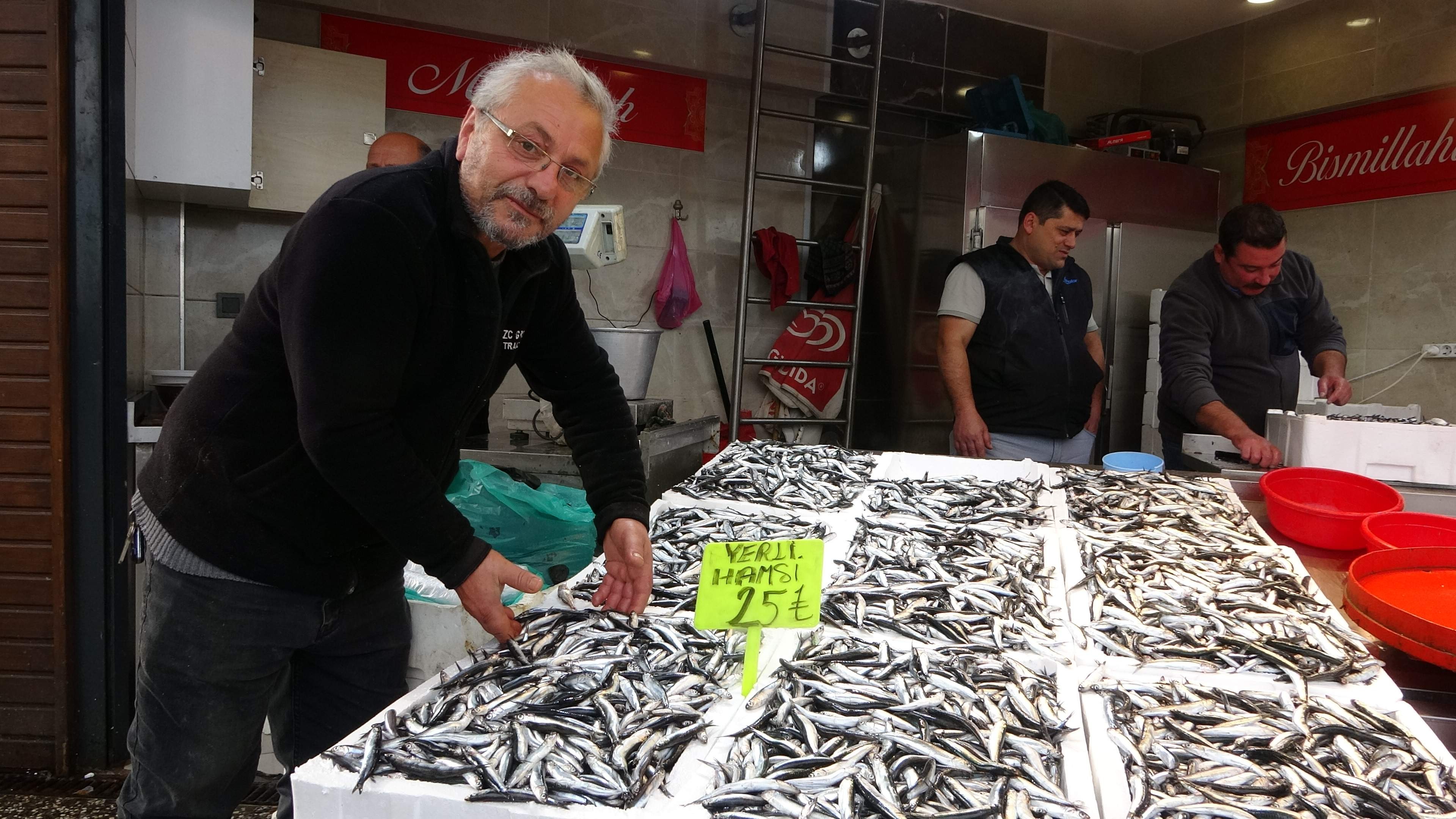Karadeniz'de hamsi bolluğu! İşte hamsi fiyatı