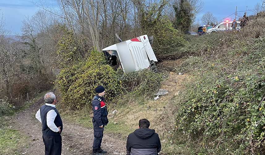Yolcu otobüsü devrildi! Yaralılar var