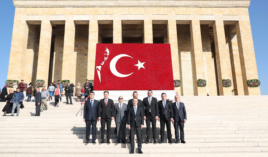 Trabzonspor’dan Ankaragücü maçı öncesi Anıtkabir ziyareti