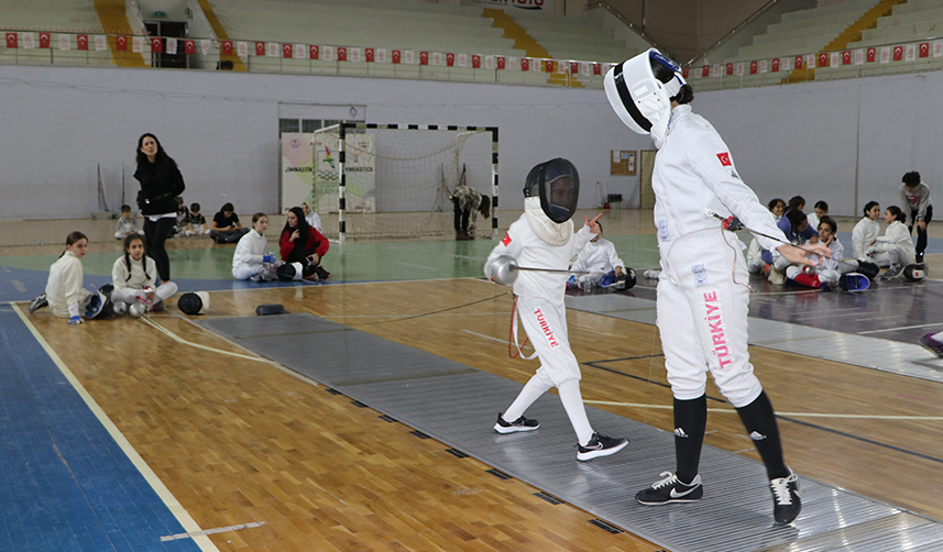 Trabzon'da eskrim bölgesel epe açık turnuvaları başladı