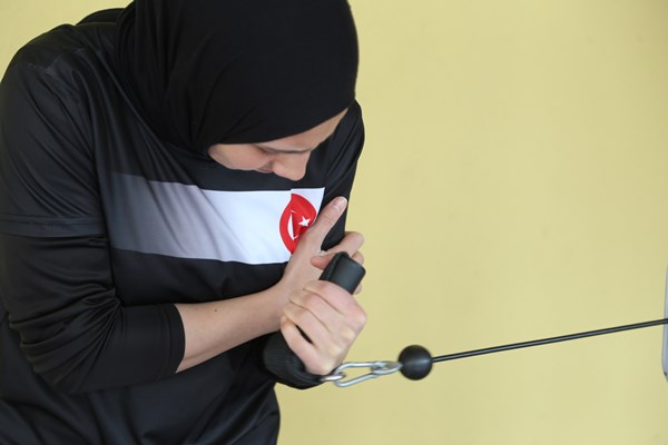 'Erkek sporu yapamazsın' diyenlere inat 5 kez  dünya şampiyonu oldu