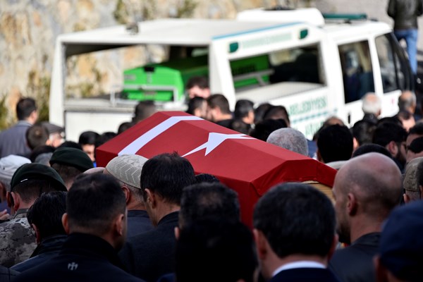 Kalp krizi geçiren polis memuru Gümüşhane'de son yolculuğuna uğurlandı