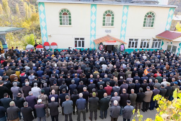 Kalp krizi geçiren polis memuru Gümüşhane'de son yolculuğuna uğurlandı