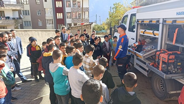 Hakkâri'de deprem tatbikatı
