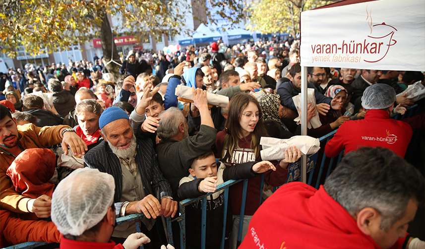 Ordu'daki festivalde 10 ton hamsi tüketildi