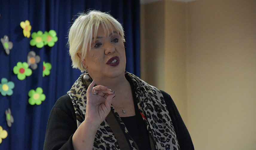 Trabzon Aile ve Sosyal Hizmetler Müdürlüğü personeline kahkaha terapisi uygulandı