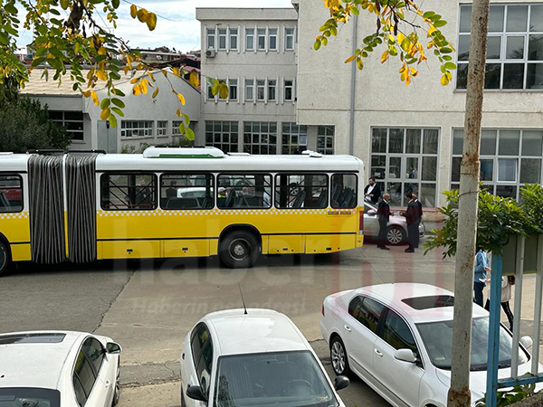 Trabzon’da kamyon ile otomobil çarpıştı