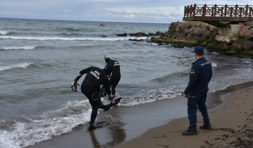 Trabzon'daki tatbikat! Denize düşenler bir bir kurtarıldı