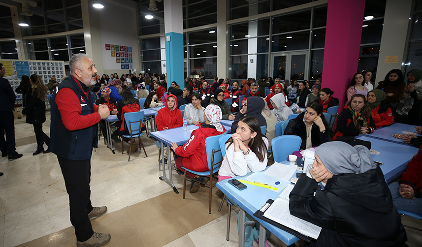Doğu Karadeniz KYK yurdunda, "Deprem Anı, Çök Kapan Tutun ve Tahliye" tatbikatı