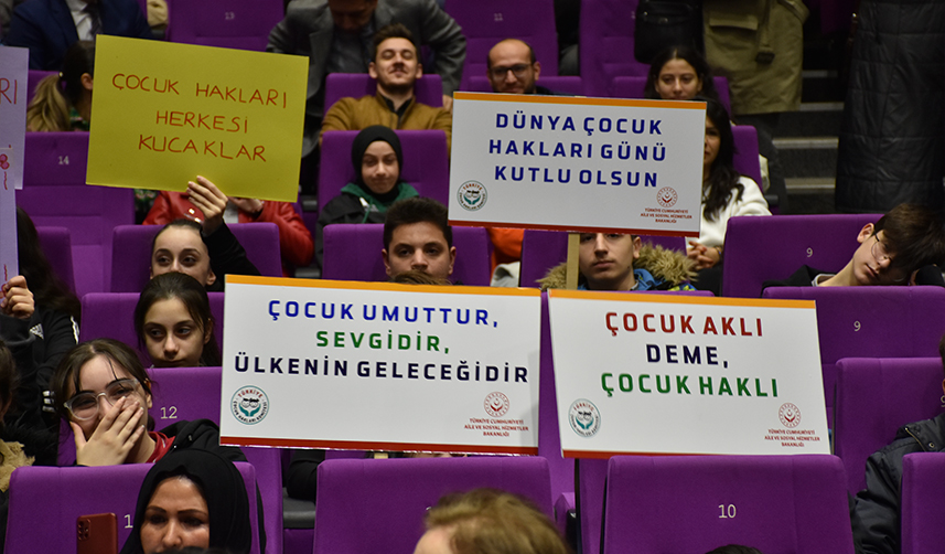 Trabzon'da "Çocuk Hakları ve Dijital Bağımlılık" konferansı