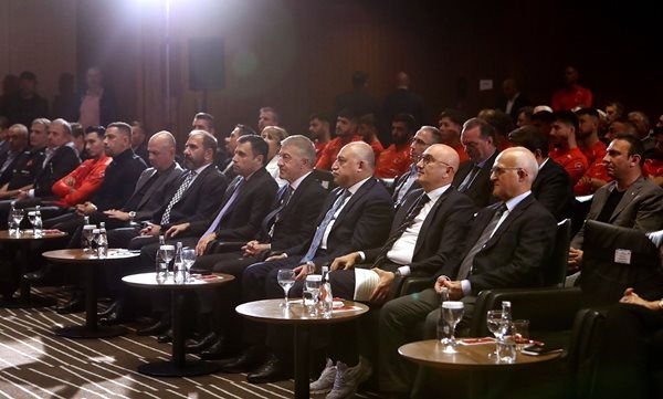 Uğurcan Çakır'a Fair-Play Futbolcu ödülü