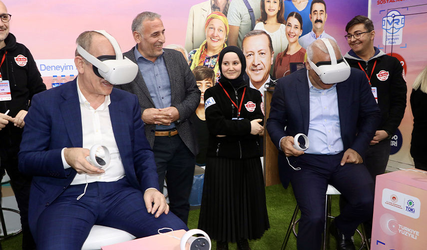 TOKİ Başkanı Bulut,  "İlk Evim, İlk İş Yerim" ile "İlk Evim Arsa"  projelerinin tanıtım tırını gezdi