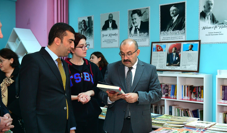 Trabzon Valisi Ustaoğlu kariyer günleri programında öğrencilerin sorularını yanıtladı