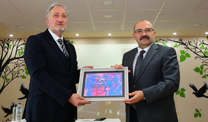 Trabzon Valisi Ustaoğlu kariyer günleri programında öğrencilerin sorularını yanıtladı