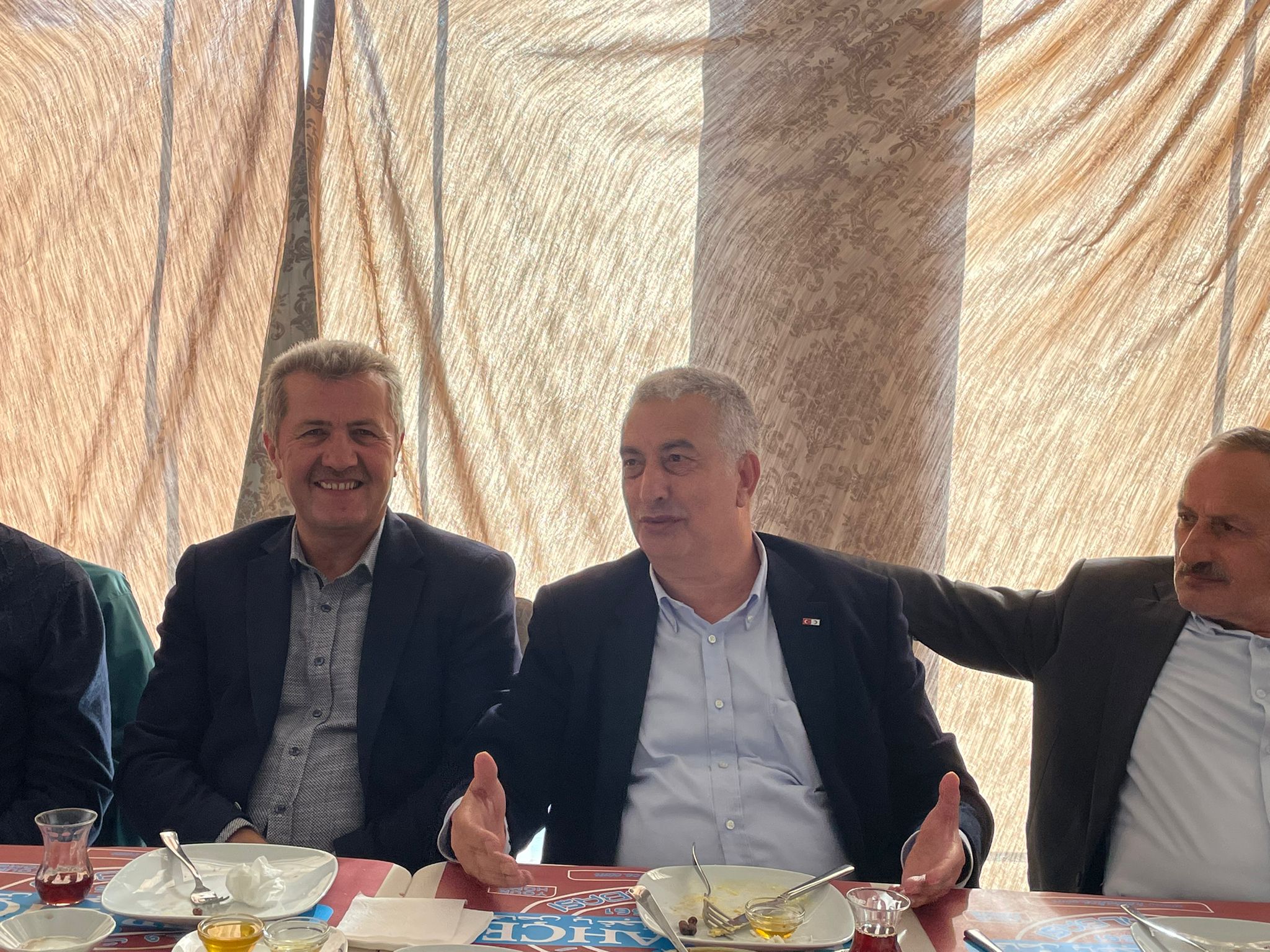 Vehbi Koç, AK Parti Of teşkilatıyla buluştu