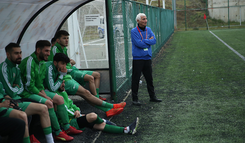 84 yaşındaki antrenör 59 yıllık takımıyla bir ilki yaşamak istiyor