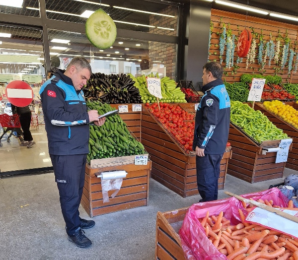 Akçaabat’ta marketler denetlendi
