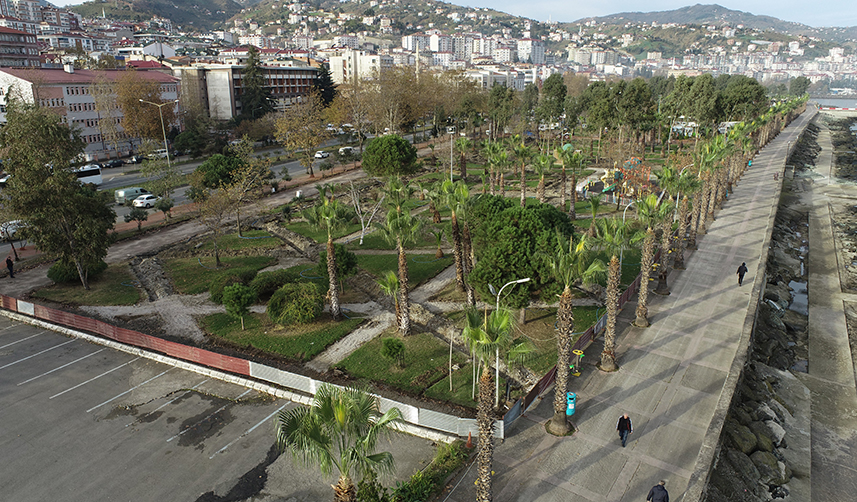 Akçaabat Sahil Parkı yenileniyor