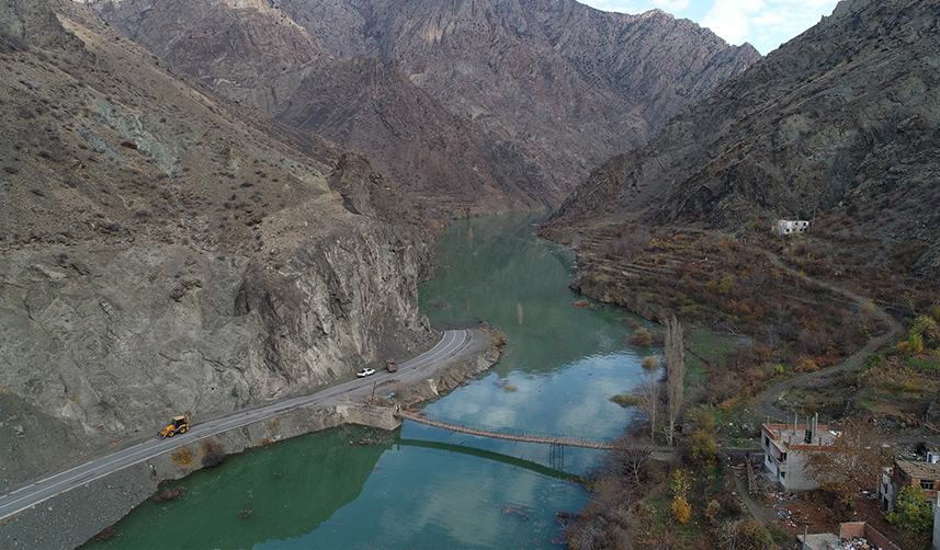 Yusufeli Barajı ve HES'te su seviyesi 41 metre oldu