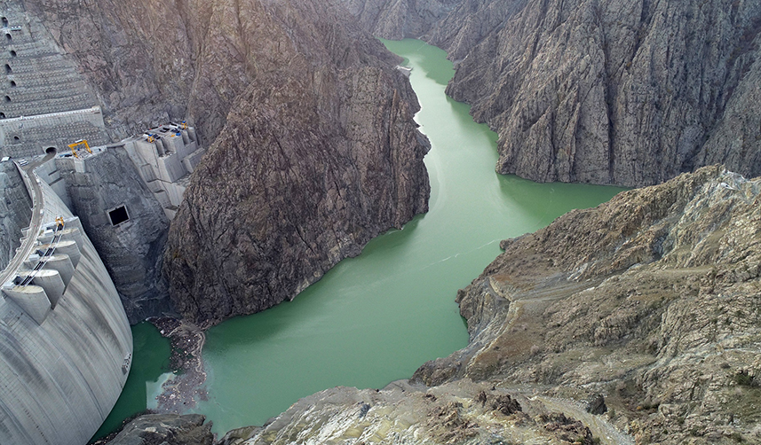 Yusufeli Barajı ve HES'te su seviyesi 41 metre oldu