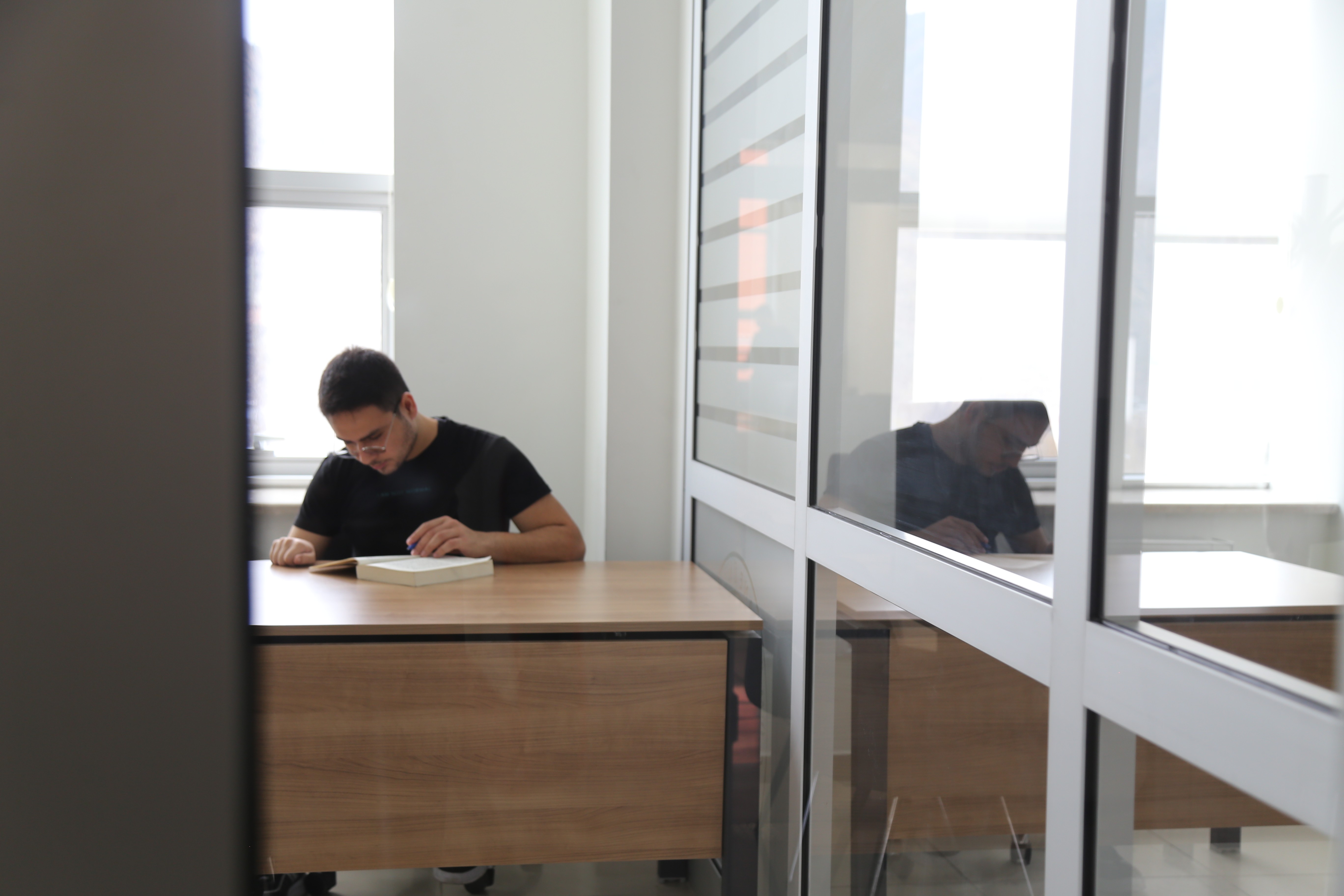 Engelli gencin mücadelesi yaşıtlarına örnek oluyor